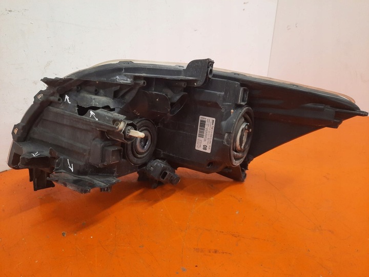 фото №7, Toyota auris 06-09 лампа правая перед фара правые переднее 81110-02470