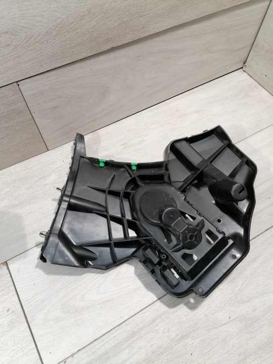 фото №6, Volvo v40 кронштейн  бампер левое зад 31395103
