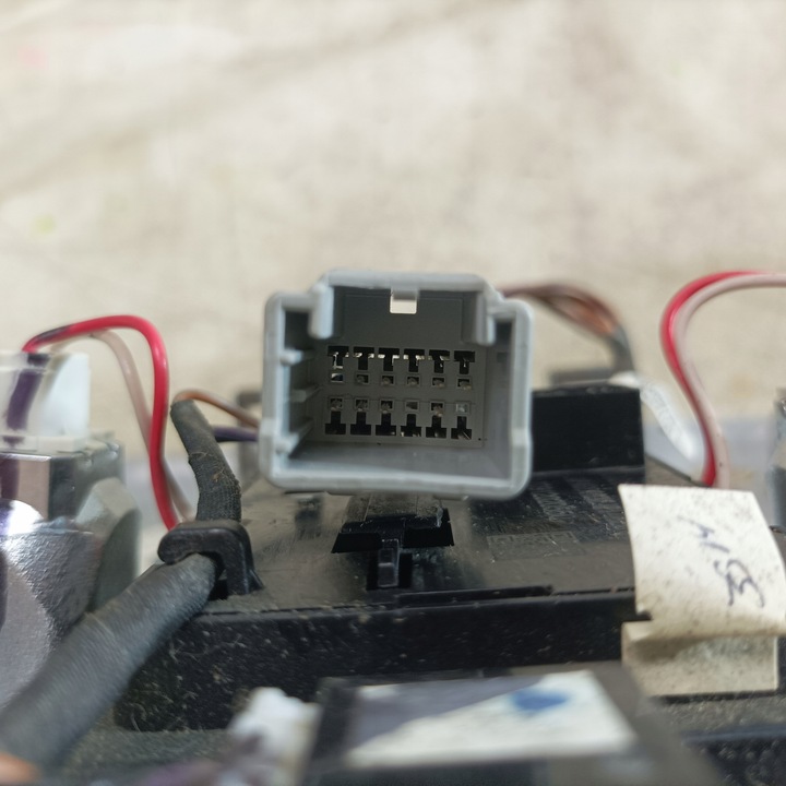 фото №10, Jeep compass 17- лампа кабины потолок usa