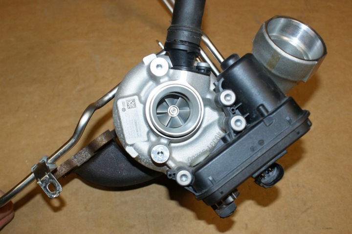 фото №1, Passat b8 1.4 tsi турбонагнітач 04e145715a