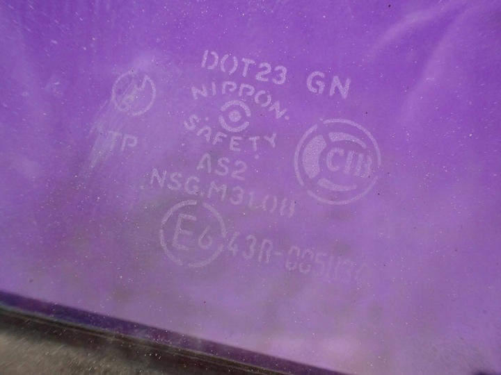 фото №3, Mazda 323f bj 98-00 скло дверна двері лівий зад ліва задня трикутник малий