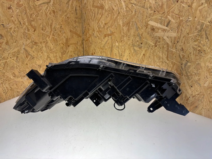 фото №13, Toyota corolla cross 2022 лампи передні