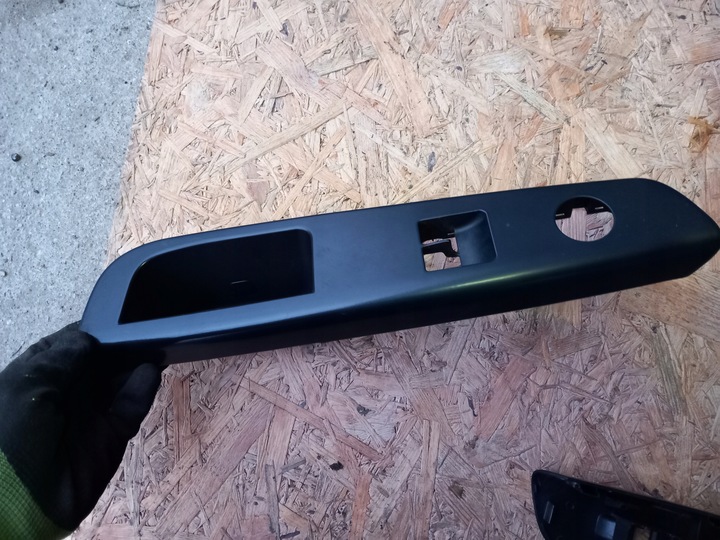 фото №1, Рамка переключателя стекло левый перед kia ceed i eu