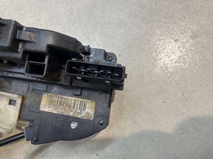 фото №8, Замок дверь правая перед 4pin hyundai sonata iv v6 3.3 813203k010