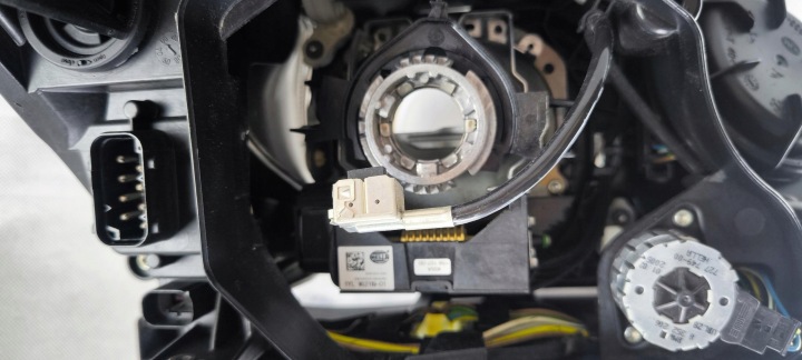 фото №10, Bmw e60 e61 d1s ксенон поворотный левое фара передняя 7160149