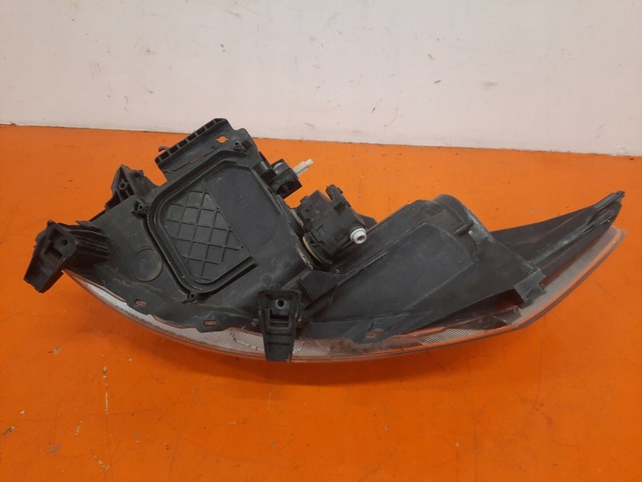 фото №11, Toyota auris 06-09 лампа правая перед фара правые переднее 81110-02470