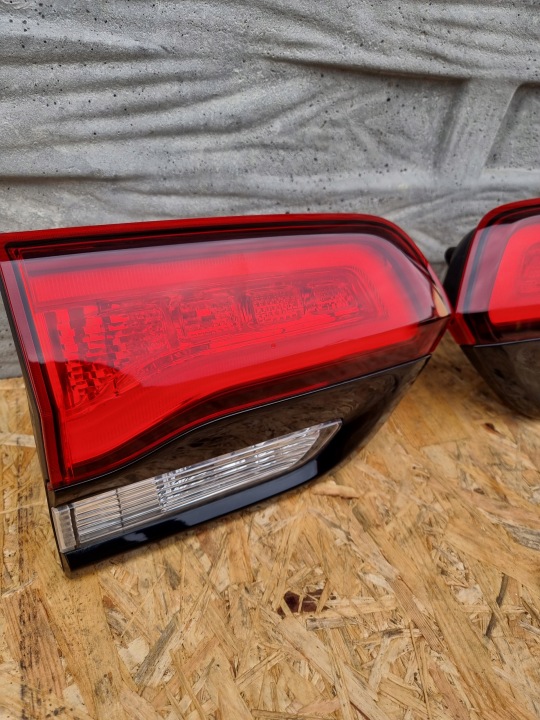 фото №10, Jeep grand cherokee wk2 рестайлинг 19r srt лампы задние комплектные