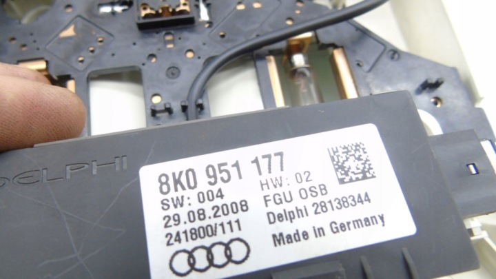 фото №6, Лампа кабины потолок audi a4 b8 a5 8t 8t0947135b