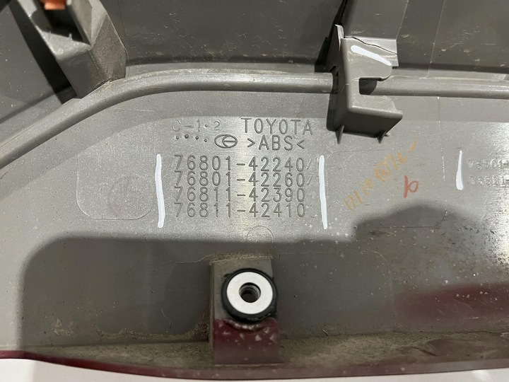 фото №9, Toyota rav4 v накладка кришки багажника зад 76801-42240