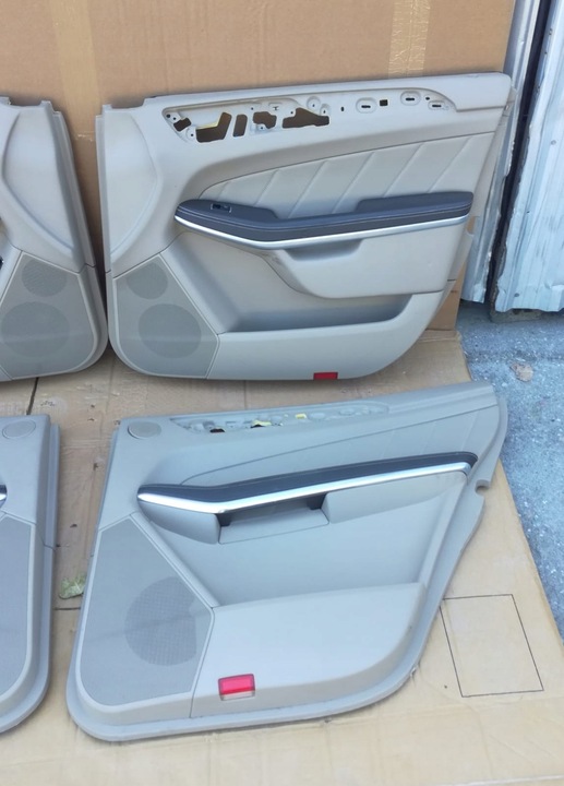 фото №12, Mercedes gl x166 диван зад 4 x обшивки перед зад krem светлый без гидроусилителя 3 rzędu