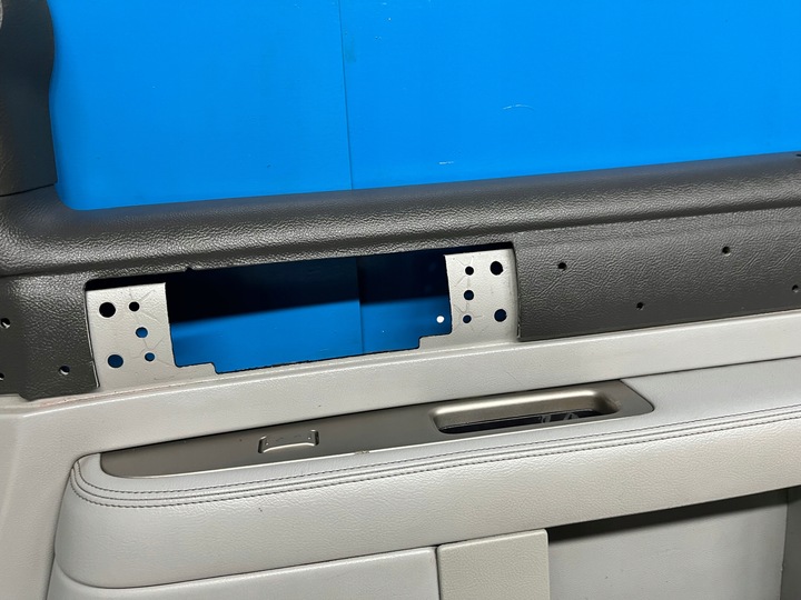 фото №7, Navigator ii 03 боковина оббивка двері праві перед