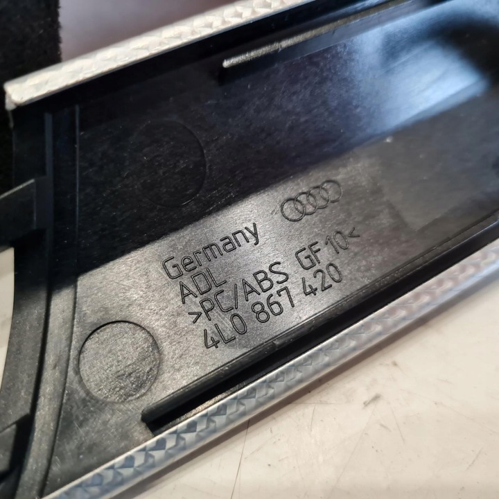 фото №8, Audi q7 4l молдинг декоративна двері праві зад 4l0867420