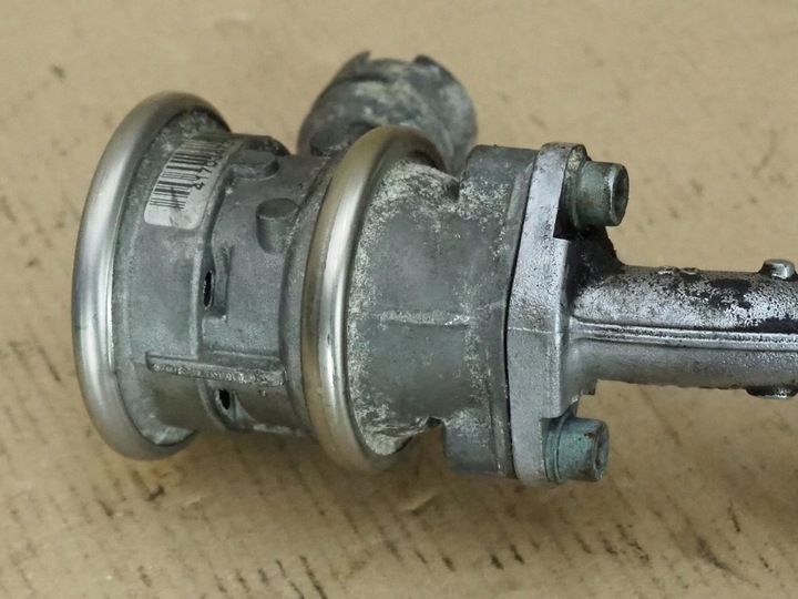 фото №13, Адаптер клапан egr audi a8 d3 w12 6,0 07c131101f