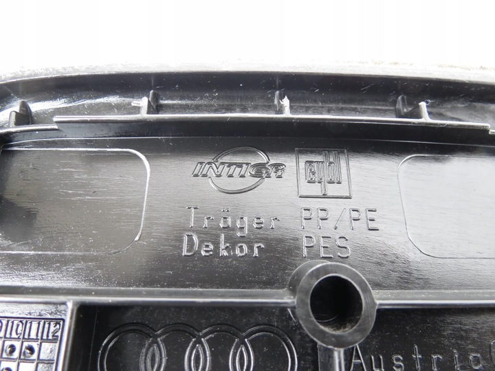 фото №8, Заглушка боковина обивка багажника правая audi q7 4l