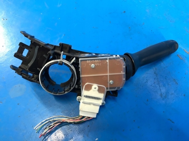 фото №4, Переключатель поворотов pod руль toyota camry 40 06-11 8414006401