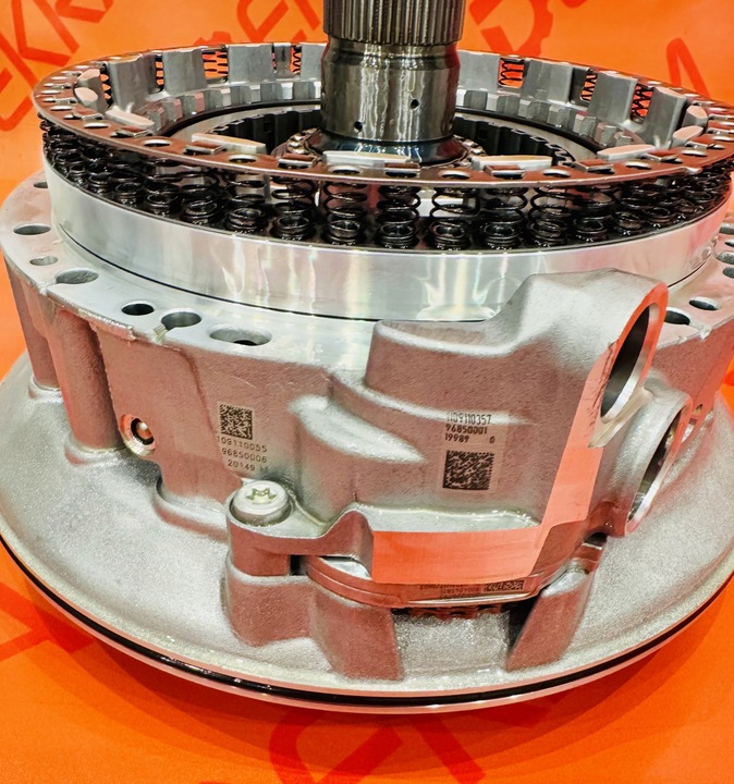 фото №9, Насос масла + сцепление 8hp28 8x76dz 8x76az 109110055 1109110357