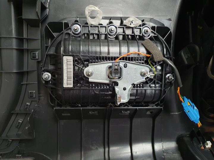 фото №8, Панель раздаточная консоль ремни подушка безопасности po выстрел citroen c4 picasso ii