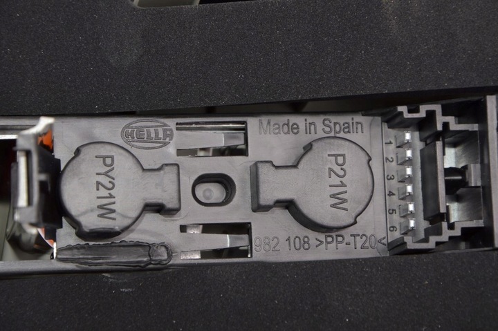 фото №11, Renault megane ii универсал 2003-2009 лампа левый зад hella