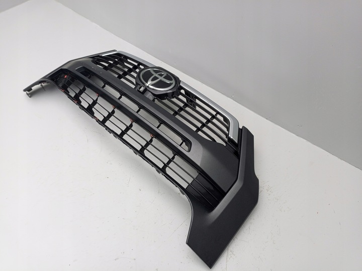 фото №11, Toytoa hilux viii рестайлинг 2020- решётка радиатора решётка радиатор 53111-yp040 =