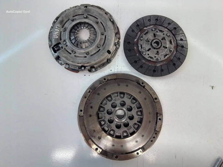 фото №1, Opel insignia a b16dth сцепление колесо двухмассовый двухмассовый маховик 55513161
