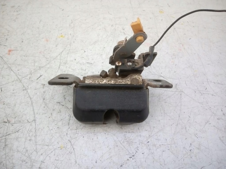 фото №3, Замок кришки багажника зад mazda 626 gf v hb