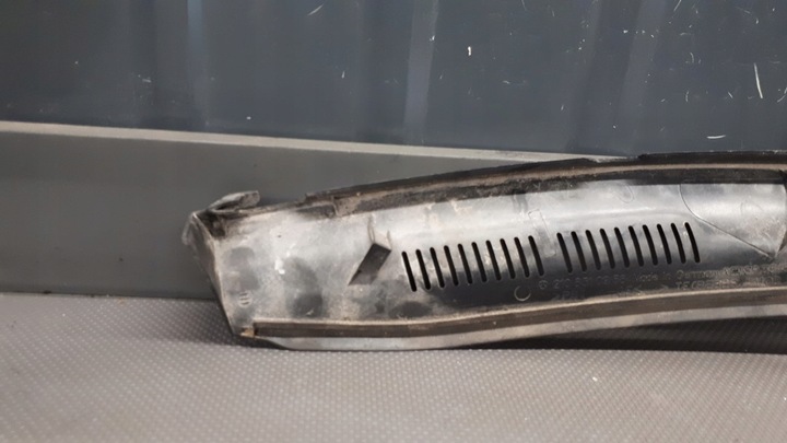 фото №10, 2108310958 панель под лобовым стеклом левая mercedes w210