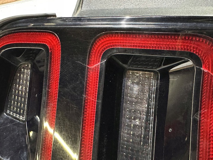 фото №8, Лампа зад задняя левая led ford mustang 2013 - 2014