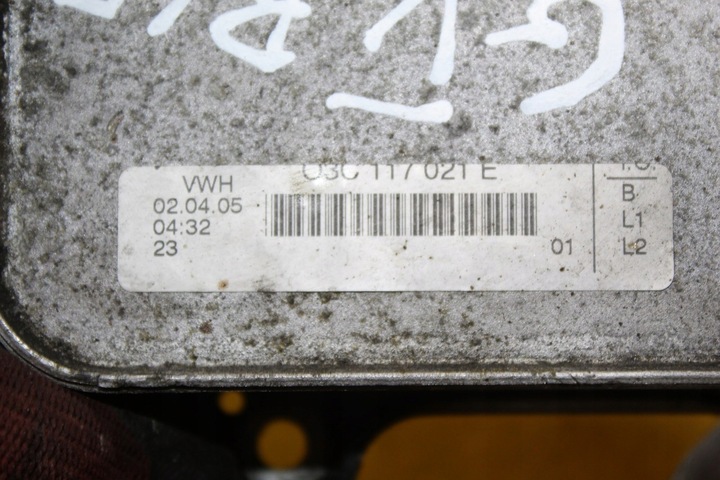 фото №6, Радиатор масла golf v 1.6 fsi 03c117021e blf