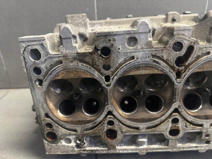 фото №7, Головка правая голый audi a6 c6 2.4 bdw 06e103374a