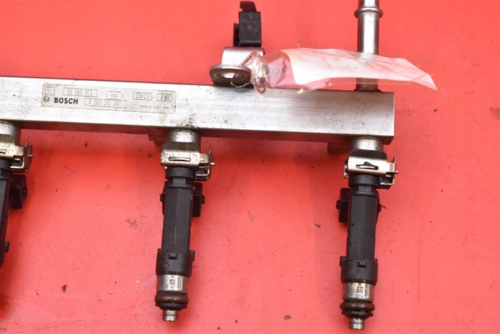 фото №6, Паливна рейка  форсунки 55565971 opel astra 4 iv j 1.4 t 120 km 11-20