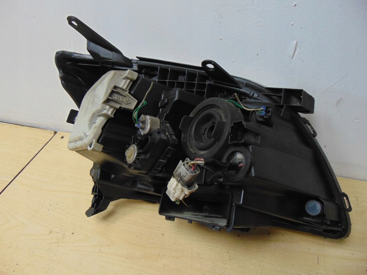 фото №13, Лампа левая перед toyota avensis t25 европа