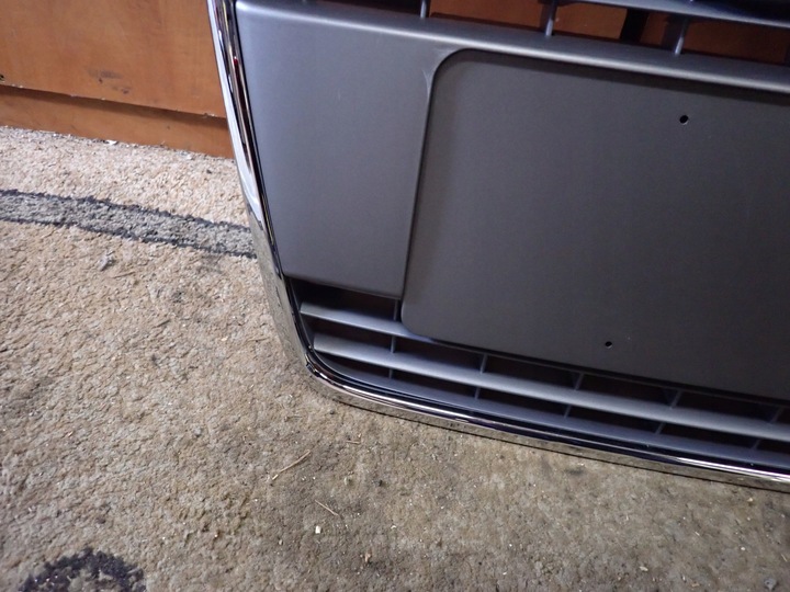 фото №8, Audi a4 b7 решітка середня решітка радіатора хром