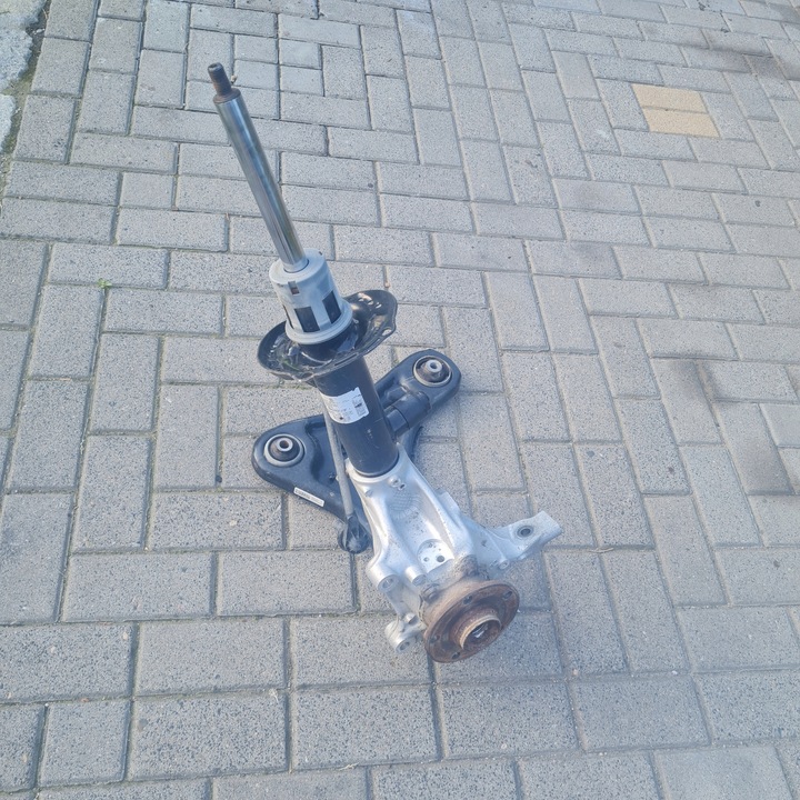 фото №1, Q4 e-tron enyaq iv id5 поворотный кулак правая перед амортизатор