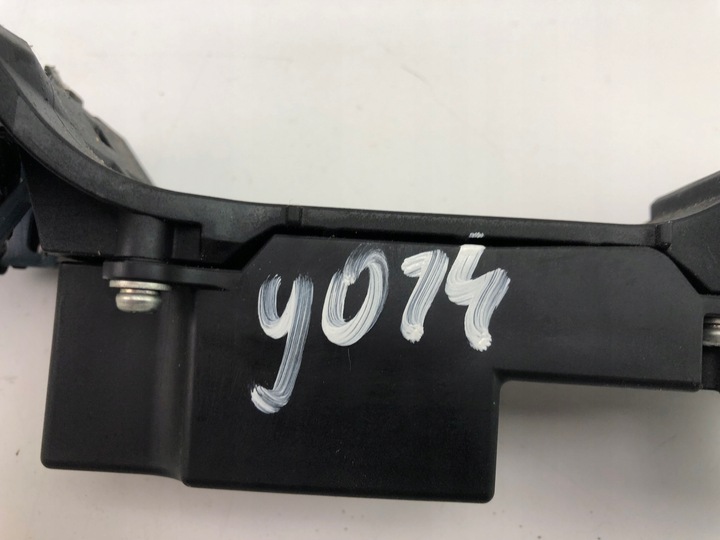 фото №7, Toyota avensis t-27 крепление ручка левый зад