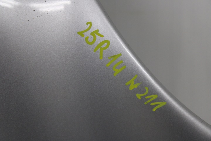 фото №14, Mercedes e w211 2002r- капот крышка двигателя 744 - код краски