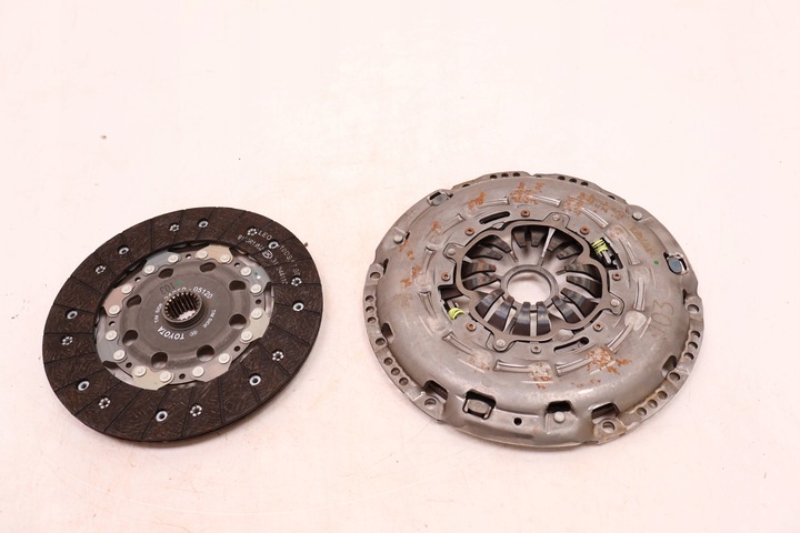 фото №1, Toyota avensis auris corolla сцепление прижим 31001-05040