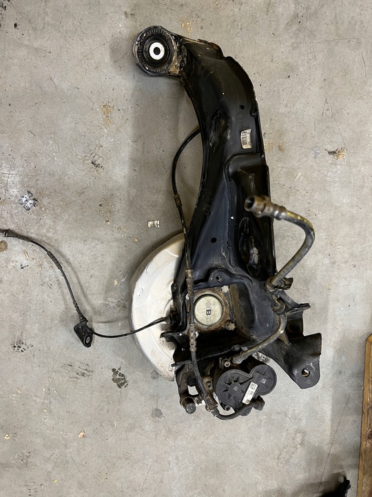 фото №5, Поворотный кулак рычаг левый зад bmw 1 f40 / mini f54