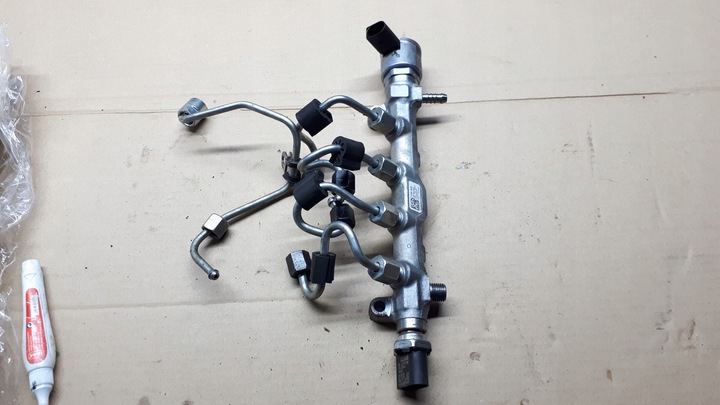 фото №8, A4 b9 рестайлінг планка вприскувальний датчик 2.0 tdi a5 8w