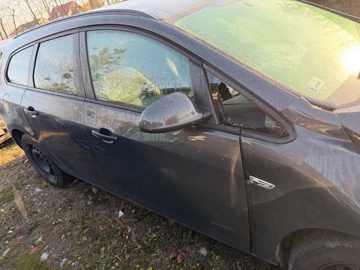 фото №1, Двері праві передні opel astra j combi z190