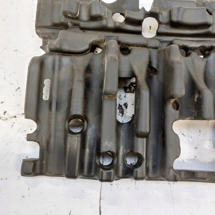 фото №13, Volvo v40 ii d4 2,0d d4204t14 шумоізоляція двигуна 31368380