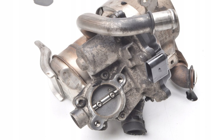фото №9, Volkswagen scirocco iii 2.0 tdi радіатор вихлопних газів 04l253120l 04l131501l