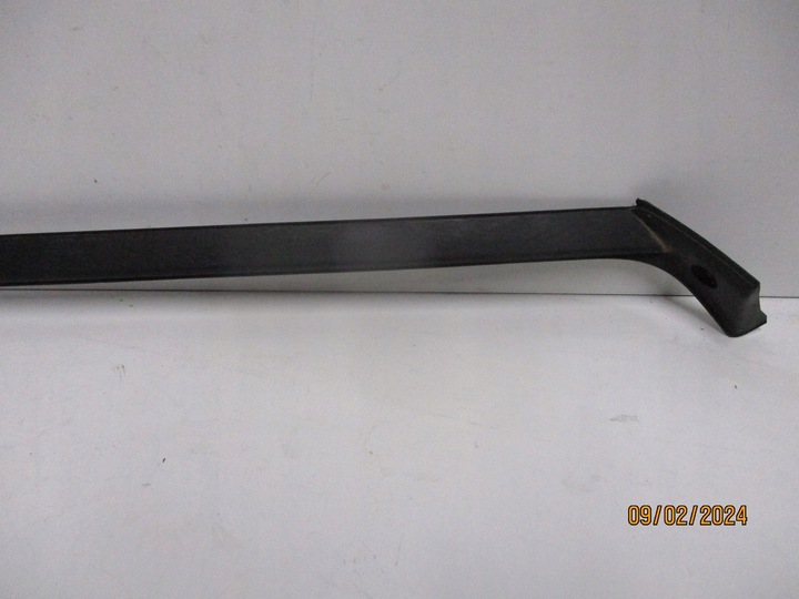 фото №11, Планка скла лобовий peugeot 308 t10 98355044 ліва