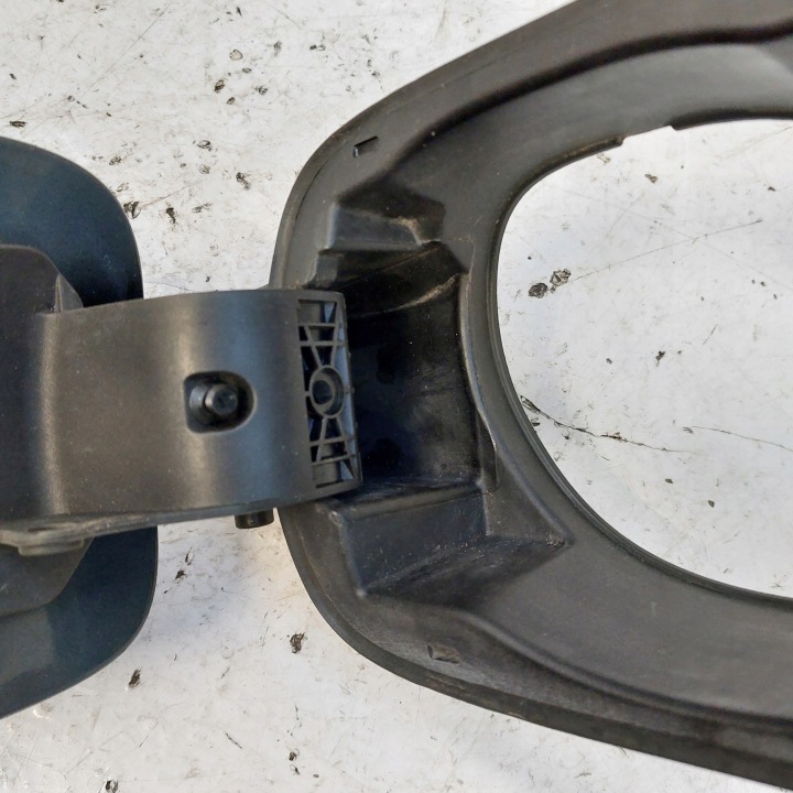 фото №13, Audi a4 b8 кришка заливання пального код фарби lz7h 8k0010508 8k0809999a