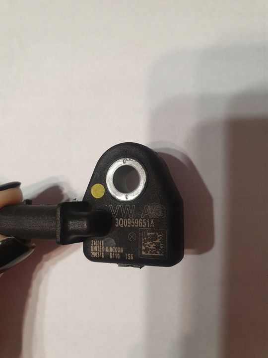 фото №11, Оригинальный номер датчик удара vw seat 3q0959651a 3q0959651