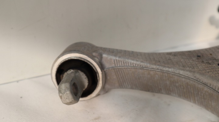 фото №6, Volvo v60 ii 2.0 t6 plug in гибрид рычаг правые зад 32292408