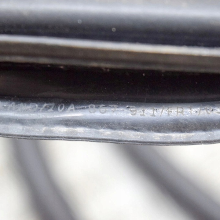 фото №6, Volkswagen id.3 2020 правая сторона уплотнитель дверь передних