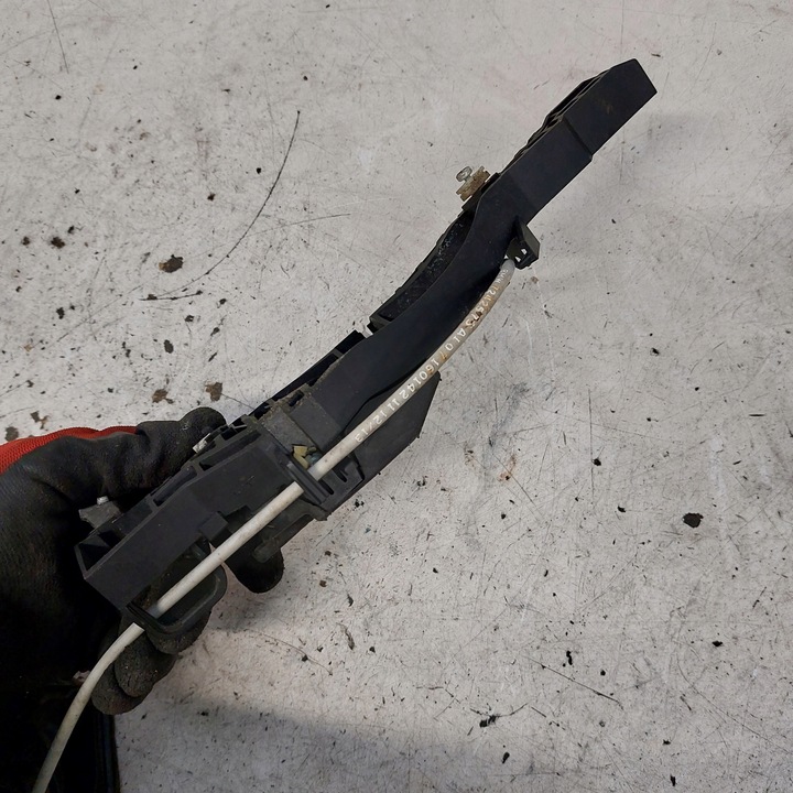 фото №13, Bmw 1 i f20 замок дверь левый зад 5pin a053702 7202145 + ручка