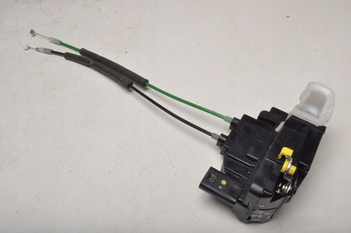 фото №1, Hyundai i20 замок дверь левый перед переднее 81310-1j060