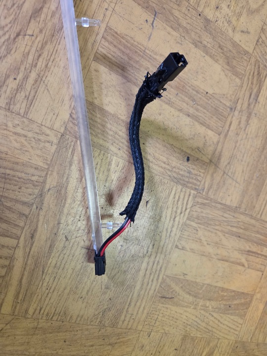 фото №3, Планка led двері audi a6 c6 лівий зад 4f0919177b