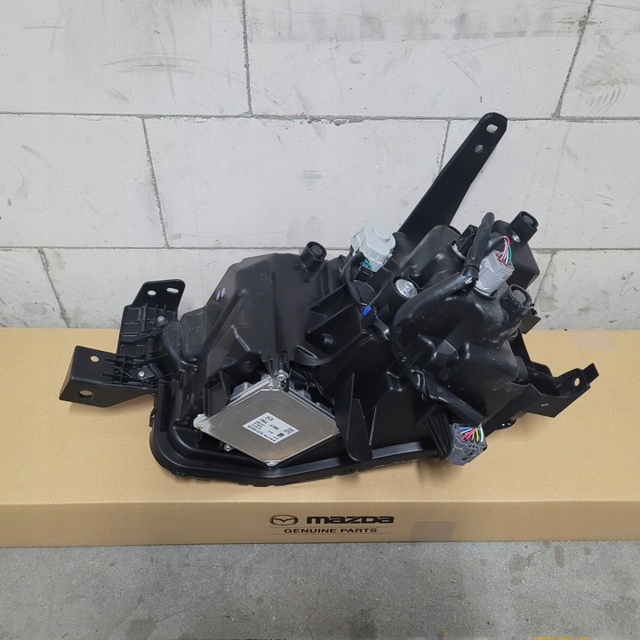 фото №8, Mazda mx30 mx-30 20r.- правий повний led